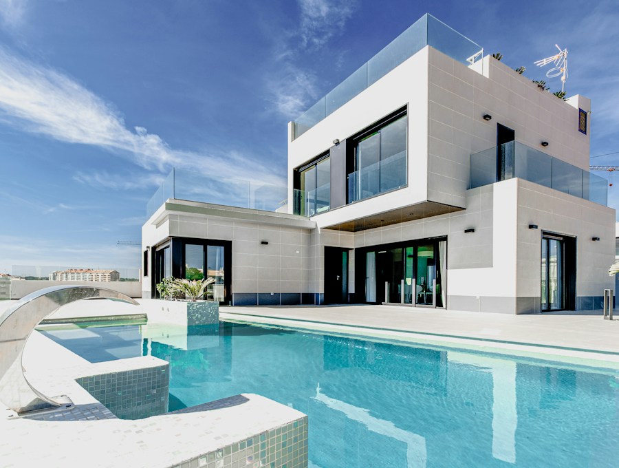 Villa contemporaine avec piscine